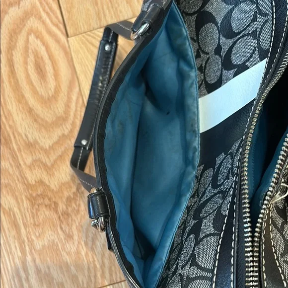 Coach Black and White Signature Handbag - Picture 7 of 9
